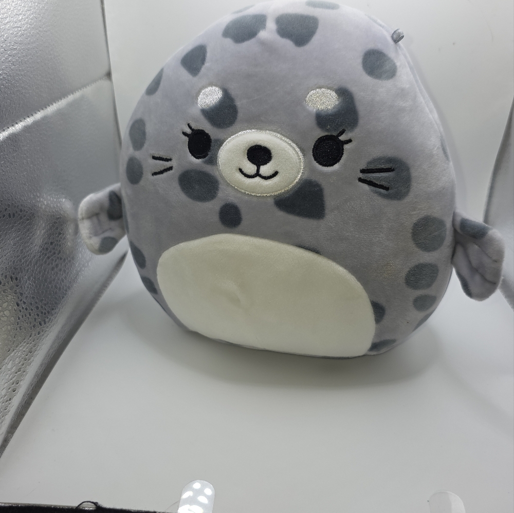 Squishmallows Isis Seal 8” Plush Gray‎ Spotted Kellytoy 2021 HTF